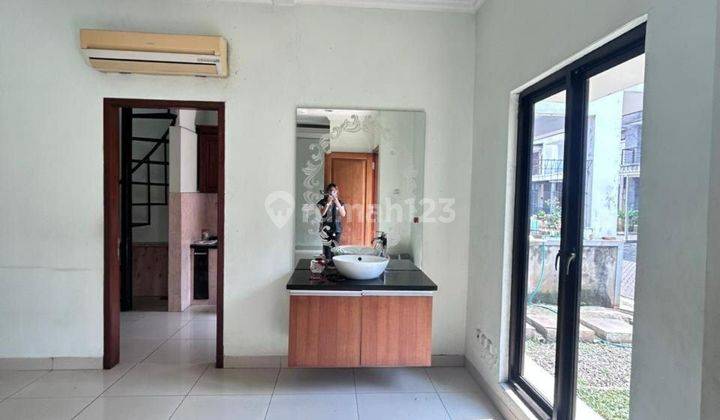 Disewakan Rumah Hoek 2 Lantai Di Perumahan Raffles Hill Cibubur 2