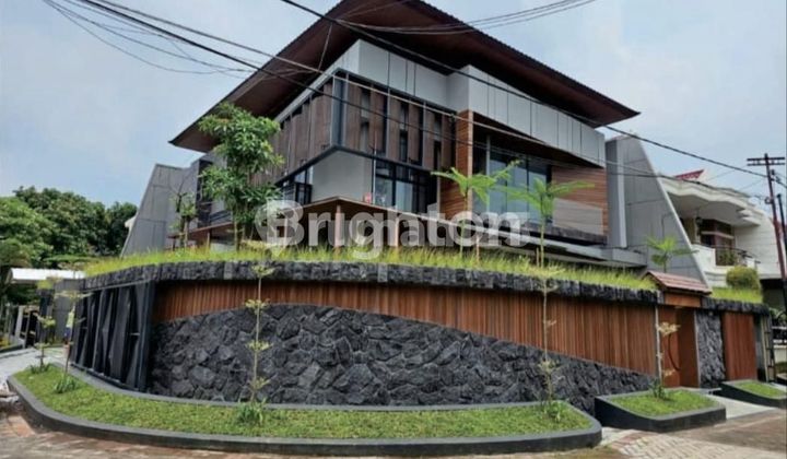 TROPICAL HOUSE AT MANYAR KARTOADIJAPANDI LUXURY  " MEWAH KENYAMANAN EKSLUSIF" UNDER 10 M. WAJIB LANGSUNG SURVEY !