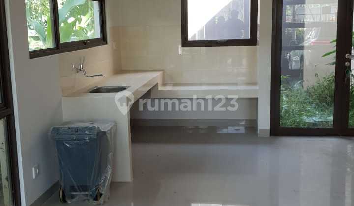 Rumah Baru Hoek Taman Utara-Timur View Lepas 65juta/ Tahun 7