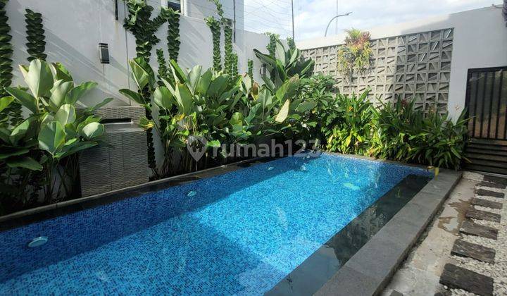 Savia Rumah Hoek Selatan-Timur Furnished Renovated Pool 4.8M 2