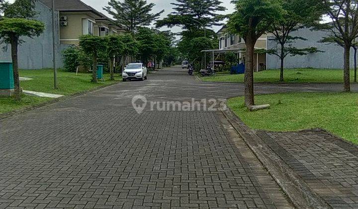Eminent Rumah Lebar 8 Depan Taman 50juta/ Tahun 3