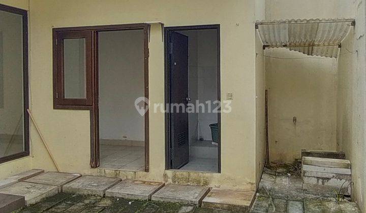 Eminent Rumah Lebar 8 Depan Taman 50juta/ Tahun 10