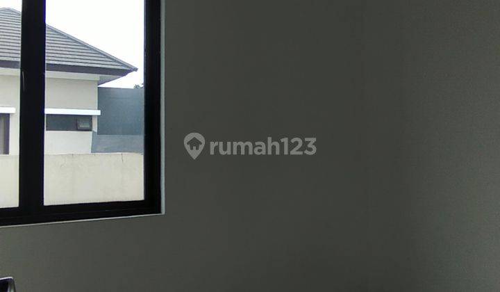 Eminent Rumah Lebar 8 Depan Taman 50juta/ Tahun 13