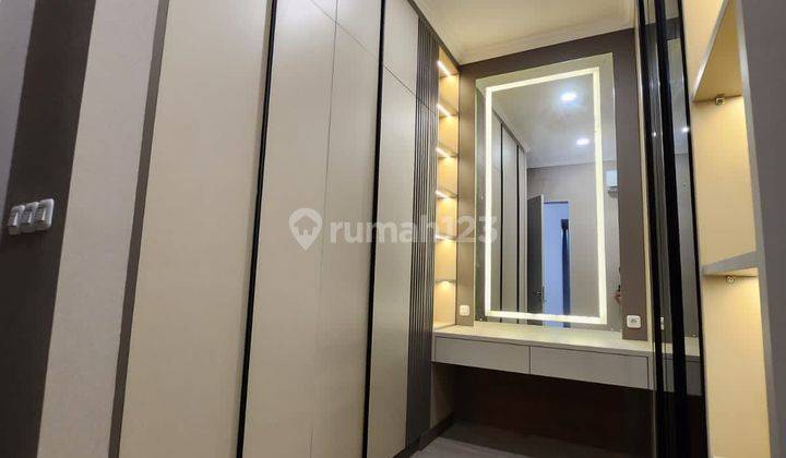 Foresta Bran New Rumah Lebar 12 Hoek Taman Furnished 5.75M 2