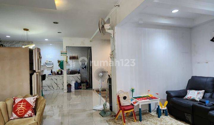 The Icon Rumah Lebar8 Renovated 3Lantai Hadap Selatan 2.9M 2