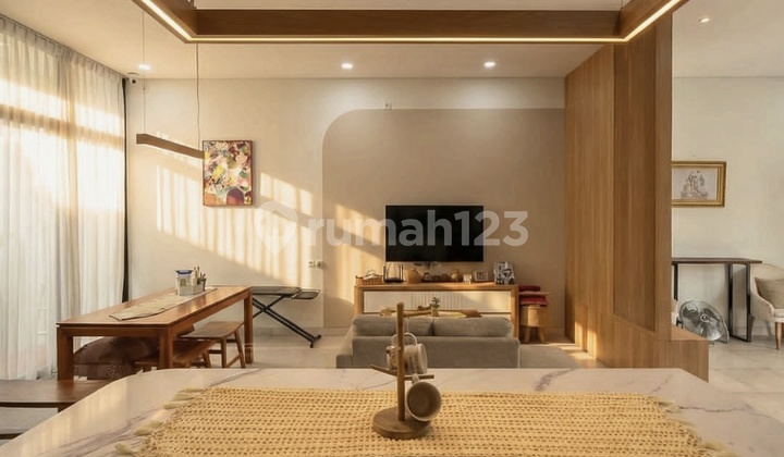 4.2M Gading Serpong Rumah Tropical Modern Lebar 8 Semifurnished