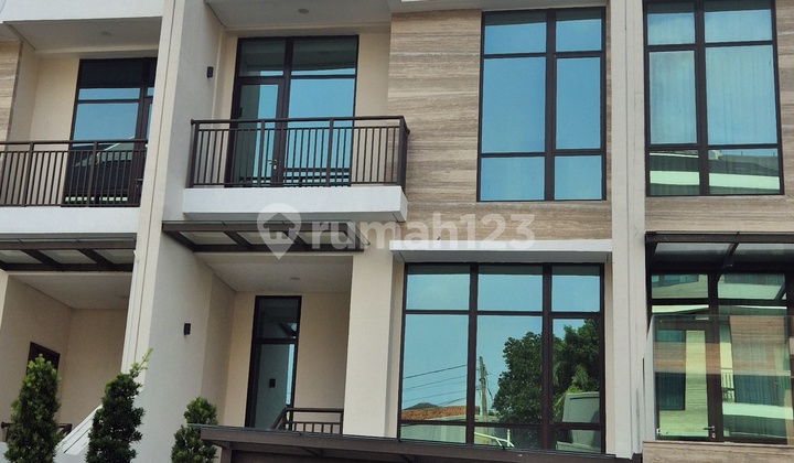 7.5 Bio Pondok Indah New House With 2 Facade 4Floors Private Lift 7.5 Bio Pondok Indah New House With 2 Facade 4Floors Private Lift