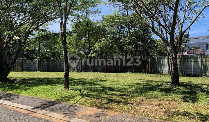 10M Vanya Park Plot 204M2 Corner Garden 3View