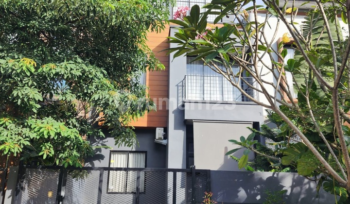 3.5m Kencanaloka Rumah Modern Industrial Barat Laut 2