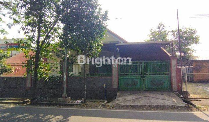 RUMAH DI PINGGIR JALAN RAMAI DI SAWOJAJAR MALANG 1