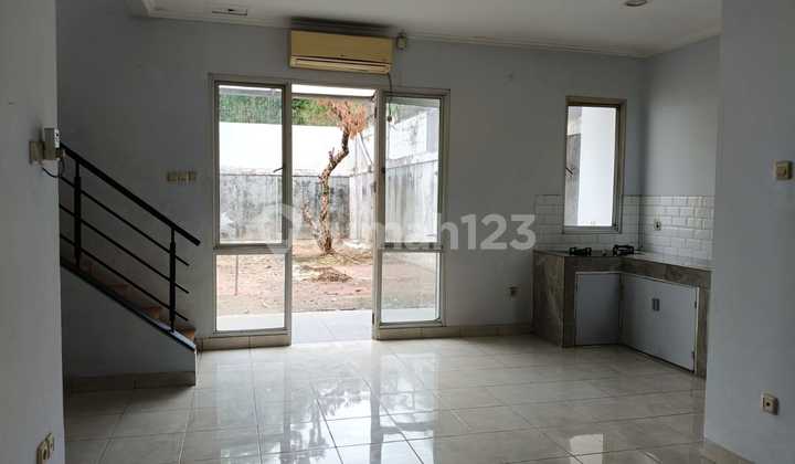 Rumah di BSD Castilla, dekat sekolah Ursula & Pasar Modern 2