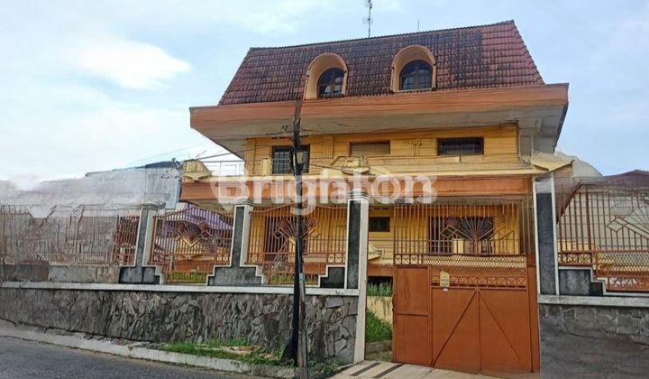 RUMAH 4 LANTAI DI AREA TIDAR MALANG