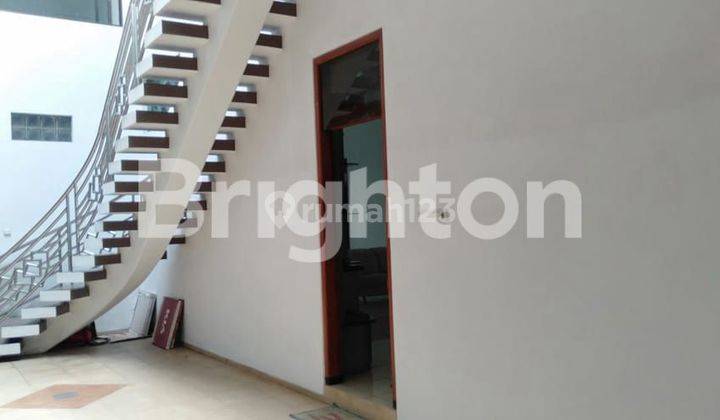 RUMAH DI KAWASAN ELITE DI TENGAH KOTA MALANG 2