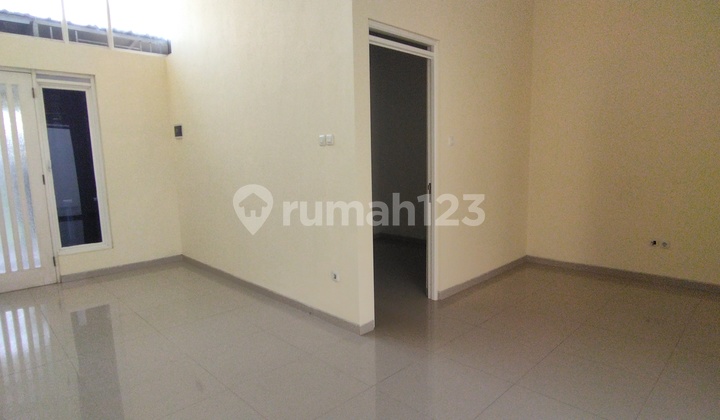 RUMAH MINIMALIS MODERN DI VILLA PUNCAK TIDAR MALANG 