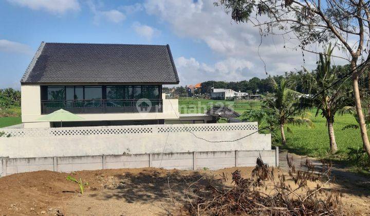 Villa modern lantai 2  deket menuju pantai siut 6