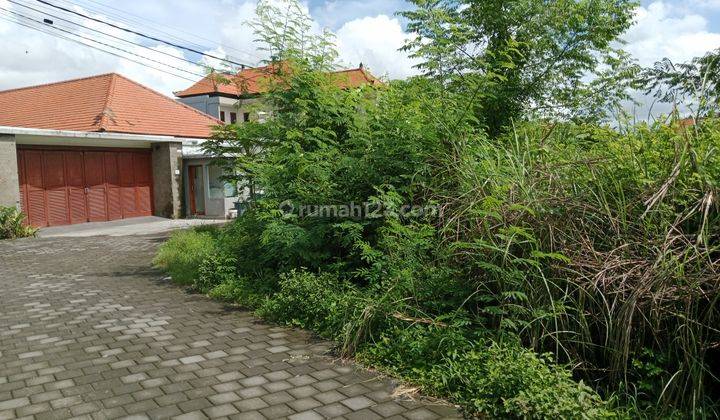 Premium land in a villa area in the Sanur area 1