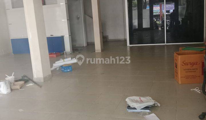 Ruko lantai satu parkir luas lokasi strategis area Denpasar Timur 5