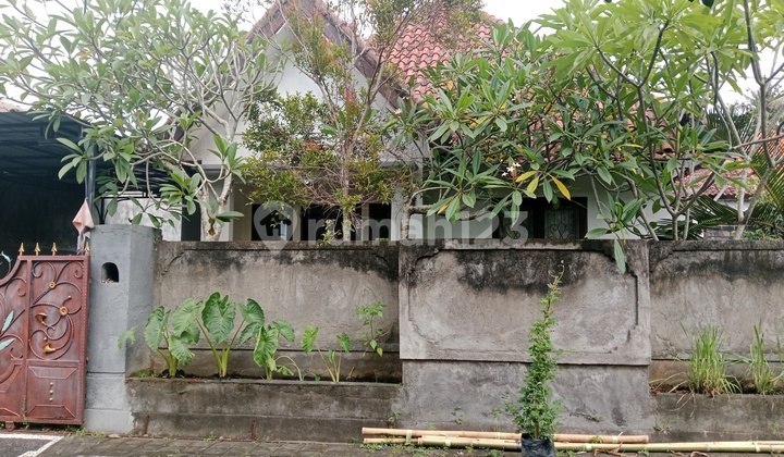 Ready-to-Live House in a Quiet and Comfortable Neighborhood in Pering Gianyar