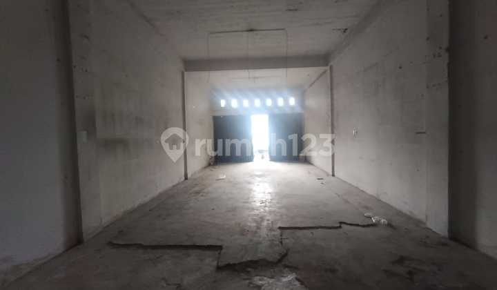 For Rent 3-Story Shop House on Jl. Subrantas - Panam 2