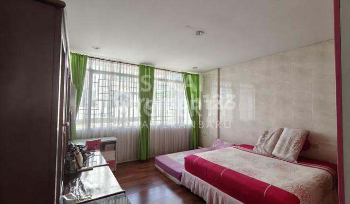 Dijual Ruko Full Keramik 3 1/2 Lantai di Jl Riau Iv - Pekanbaru 2