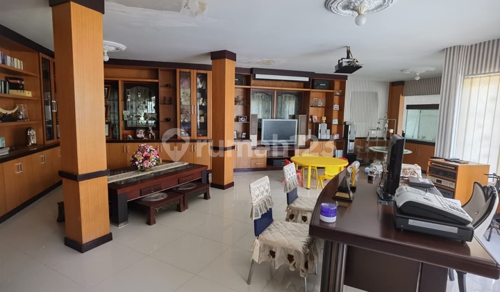 Rumah Bulatan Mewah 2lt Furnished, Siap Huni di Jl. Anggrek Pekanbaru 5