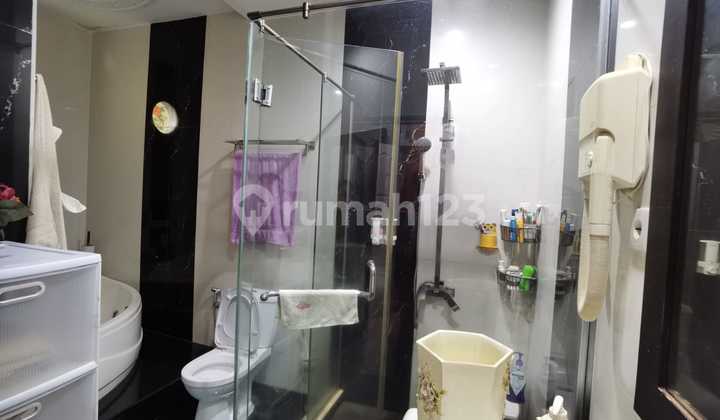 Rumah Bulatan Mewah 2lt Furnished, Siap Huni di Jl. Anggrek Pekanbaru 16