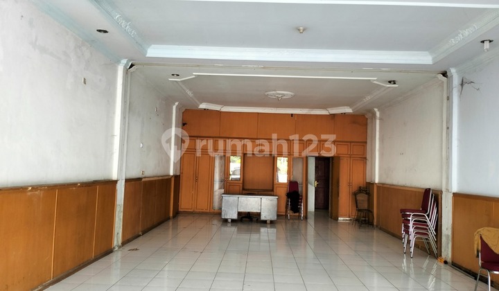 For Rent 3-Story Shop House on Jl. Rambutan - Arifin Ahmad