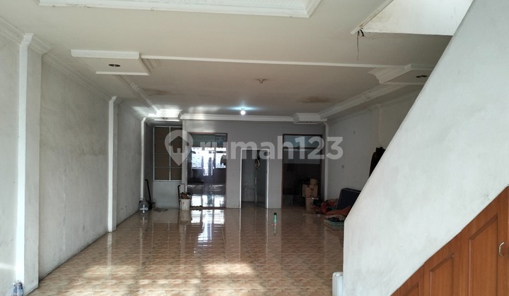 For Rent 3-Story Shop House on Jl. Rambutan - Arifin Ahmad