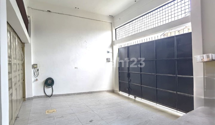 For Sale, 3-Story Shophouse, Strategic Location on Jl. Satria 2