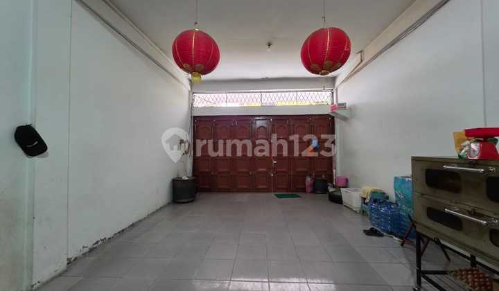 Dijual Ruko 3 Lantai di Komplek Perukoan Jl. Tuanku Tambusai Dijual Ruko 3 Lantai di Komplek Perukoan Jl. Tuanku Tambusai