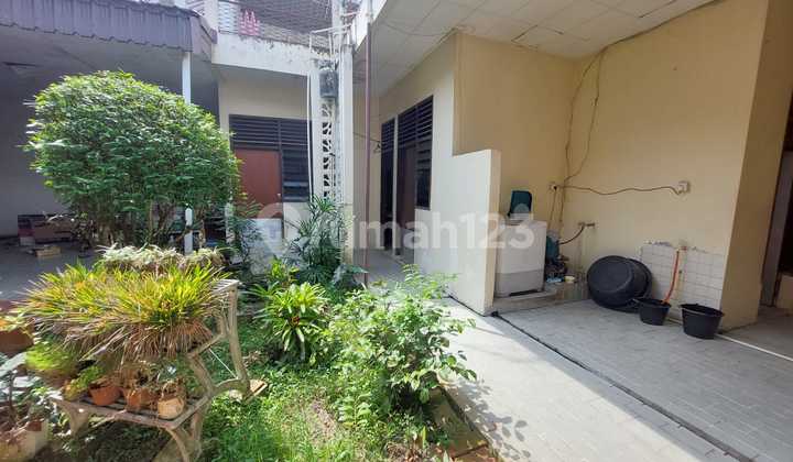 DIJUAL RUMAH BULATAN DI TENGAH KOTA JL.MERBAU