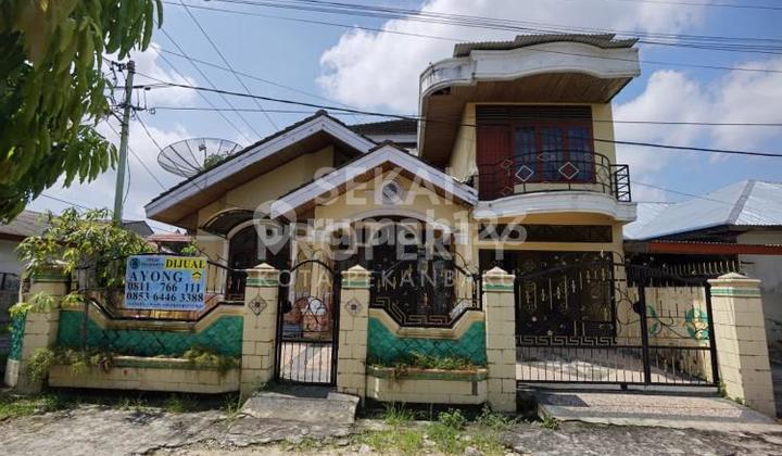 For Sale House Roundabout in Delima
