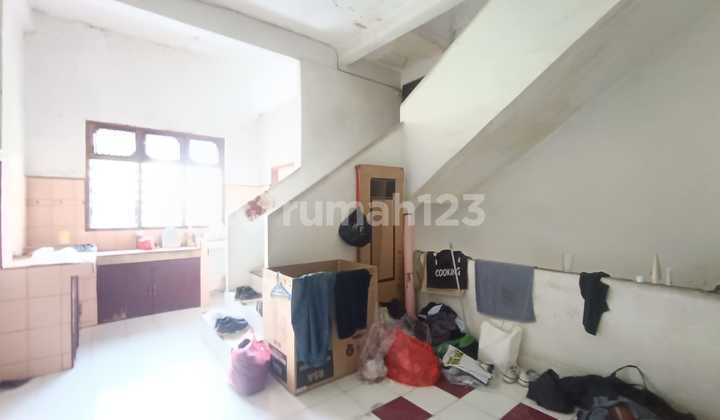For Rent 2-Story Shop House on Jl. Paus