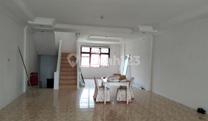For Rent 3-Story Shop House on Jl. Rambutan - Arifin Ahmad 2