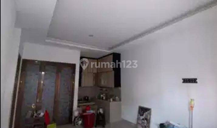 Rumah 2 lantai minimalis dan modern 2