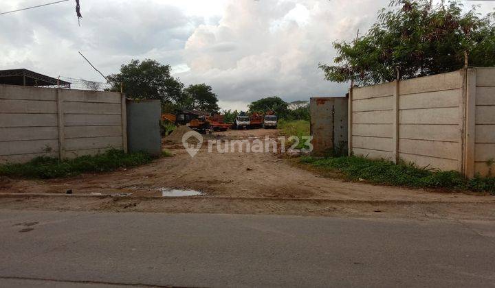 Lahan kosong siap bangun dgn luas tanah 2 hektar. Lokasi strategis dan bebas banjir, berada di pinggir jalan raya, bersebelahan dgn pabrik2, dekat dgn Serpong, akses 40 feed container.  3