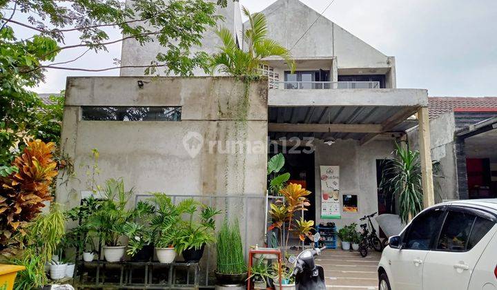 Rumah dijual siap huni 2 lantai dengan luas tanah 120 mtr,, dgn konsep artistik. Berada.dinjalan utama dan row 3 mobil..Lokasi bersebelahan dgn mall. kawasan strategis dan bebas banjir. 1