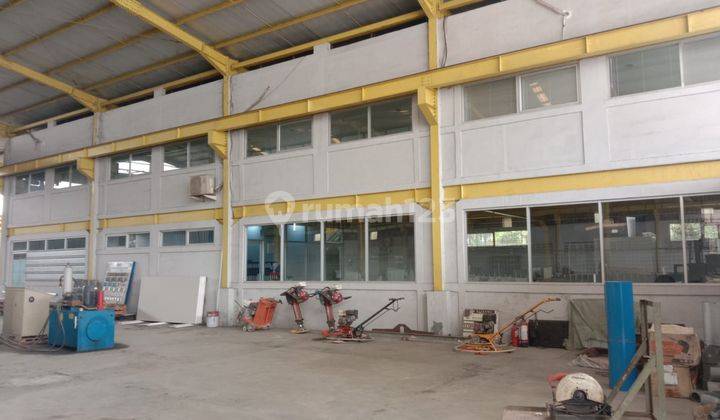 Pabrik dijual, luas tanah 2200, lokasi strategis, bisa untuk produksi dan workshop.Akaes container 40 feed. 8