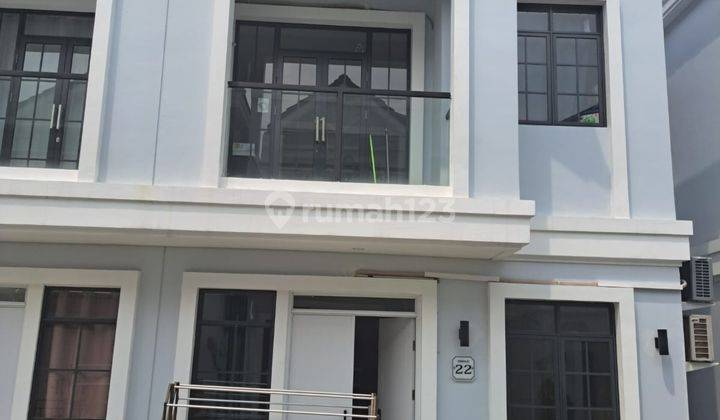 Dijual rumah baru 3 lantai, perumahan elite dan bagus. Perumahan dgn system keamanan 24 jam, perumahan bebas banjir, dekat dgn pasar modern. 1