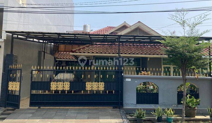 Dijual rumah siap huni,bagus dan terletak di kawasan strategis, berada di tengah2 kota. 1