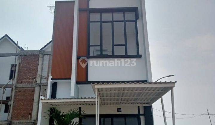 Dijual rumah 3 lantai posisi hook di sentosa park(Suvarna sutra). 2