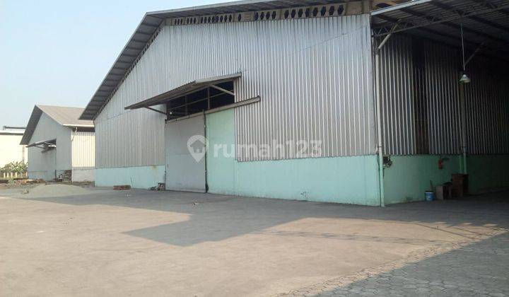 Gudang Baru Siap Pakai ,ada Office,mess,dapur Dan Toilet Di Ciujung  Dgn Luas Tanah 2,2 Ha. Luas Bangunan Jual @18m Untuk 3.648 Mtr /Unit. Ada 2 Unit Yg Dijual.kawasan Industri, Container 40 Feed..kawasan Bebas Banjir. Ada Izin Industri,amdal, Izin 2