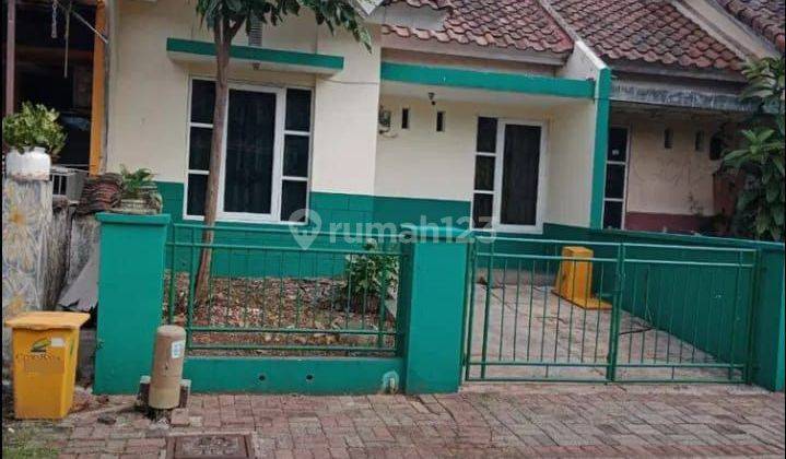 Rumah cantik dgn lt.72, siap huni ,harga murah.surat SHM, row jalan lebar. Perumahan dilengkapi dgn berbagai fasilitas terlengkap.Lokasi depan dan tersedia bus trans. Dekat menuju tol Bitung.  1