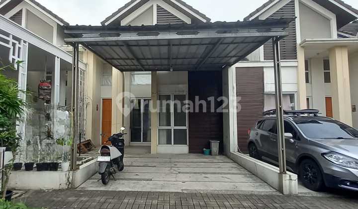 Beautiful and Good House for Rent, Already Tidy, Ready to Move In. Residence Close to Aeon Mall. Cluster with a Quiet and Comfortable Environment.