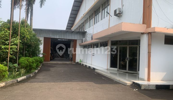 Factory for Sale in Industrial Area, Strategic Location and Easy Access, 40ft Container. Suitable for Warehouse or Industry.