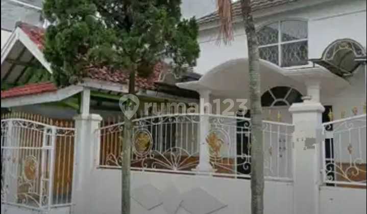 House For Sale, Nice And Neat, 1 Floor With A Land Area of 200 Square Meters, 4 Bedrooms. Located In A Non-Flooding Area With A Quiet, Clean, And Safe Environment. Many Facilities Within The Housing Complex.