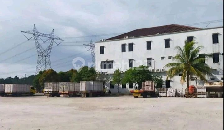 Factory For Sale Still in Operation, Serang Cisereh Tigaraksa. Factory with Office, Located in Industrial Area. 40 Feet Access.