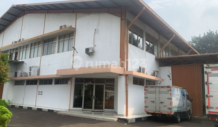 Factory for Sale in Industrial Area, Strategic Location and Easy Access, 40ft Container. Suitable for Warehouse or Industry.