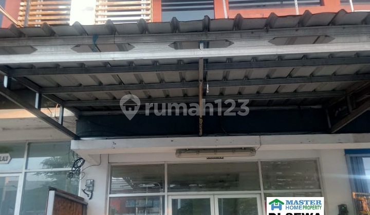 2-Story Shop House for Rent. Location Close to School and Mall. Shop House Size Width 4.5 Meters and Length 12 Meters.