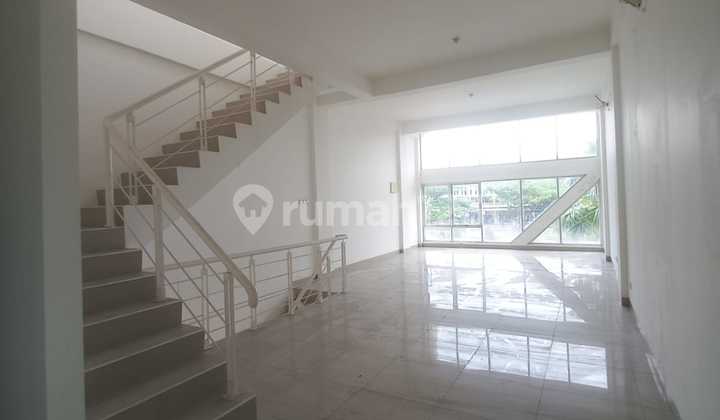 Ruko 3 Lantai Dijual Rapi, Lokasi Strategis dan Sudah Ramai. Dekatsekkai Dgn Aeon Mall. dan Akses Dekat ke Tol Bitung.